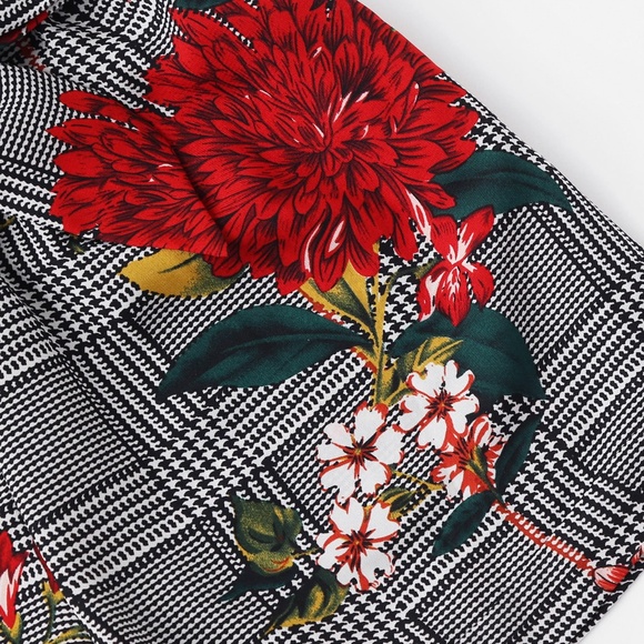 Self Tie Waist Shorts - Picture 5 of 5